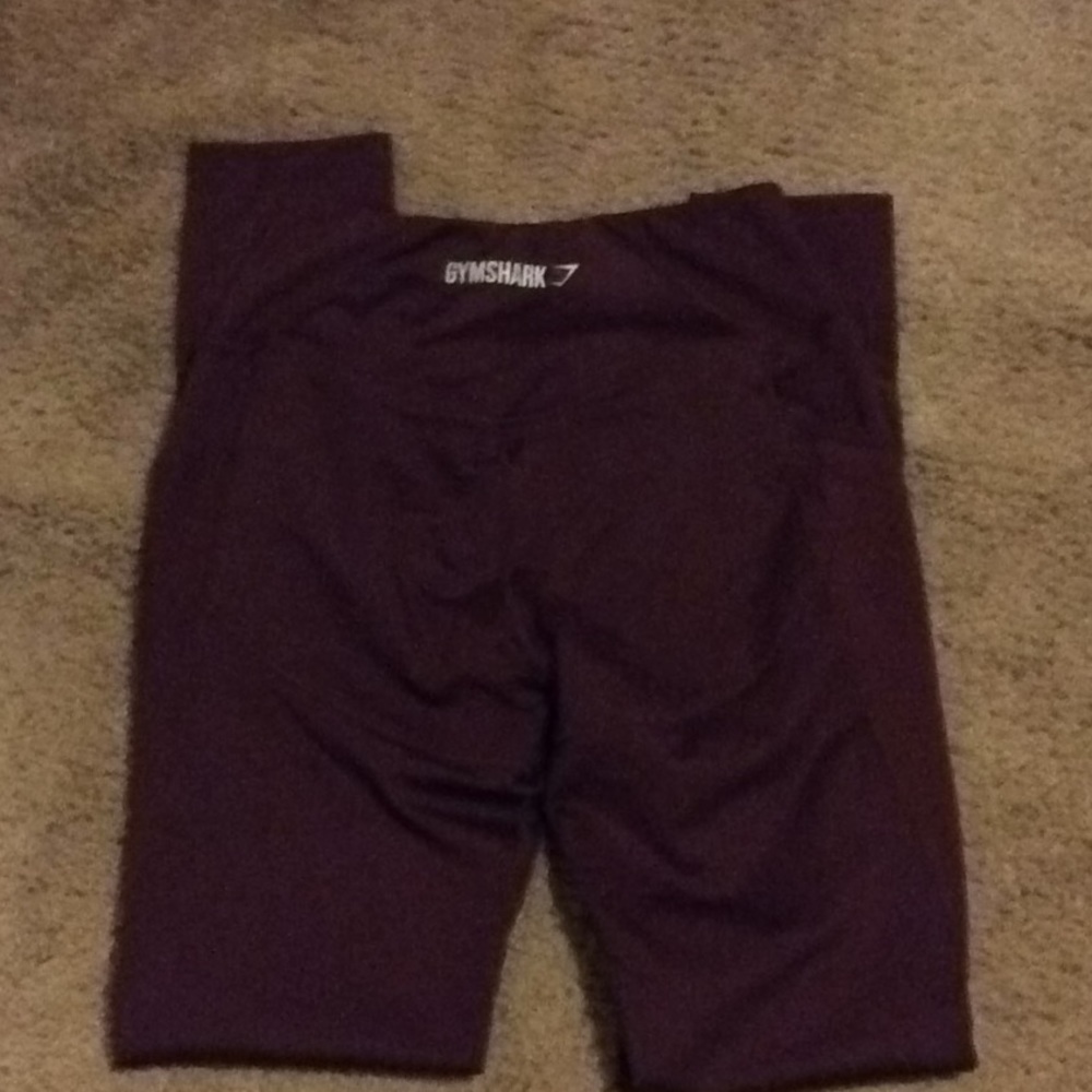 GYMSHARK DARK RUBY - Picture 2 of 3